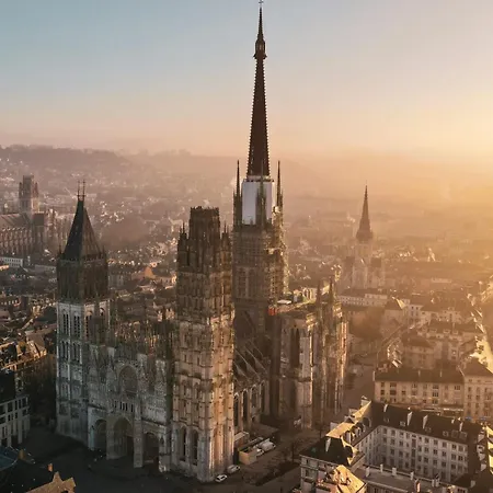 Апартаменти Le Paul&helene Votre F5 Spacieux *